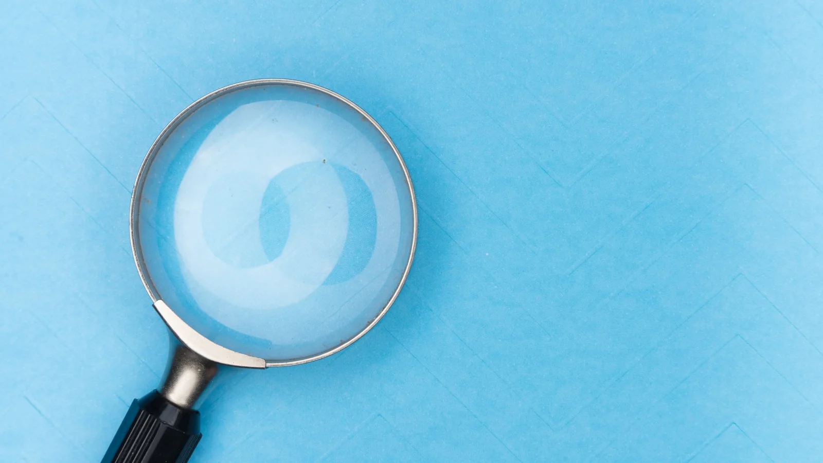 Cyfrowa kontrola jakości i system QMS w produkcji: ISO 9001, poka-yoke, identyfikowalność